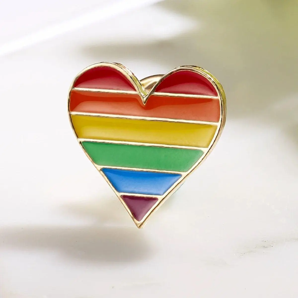 Rainbow Shape Pins Creative Heart Colorful Enamel Oil Brooches Clothes Bag Lapel Badge Brooch Unisex Jewelry Gifts Accessories