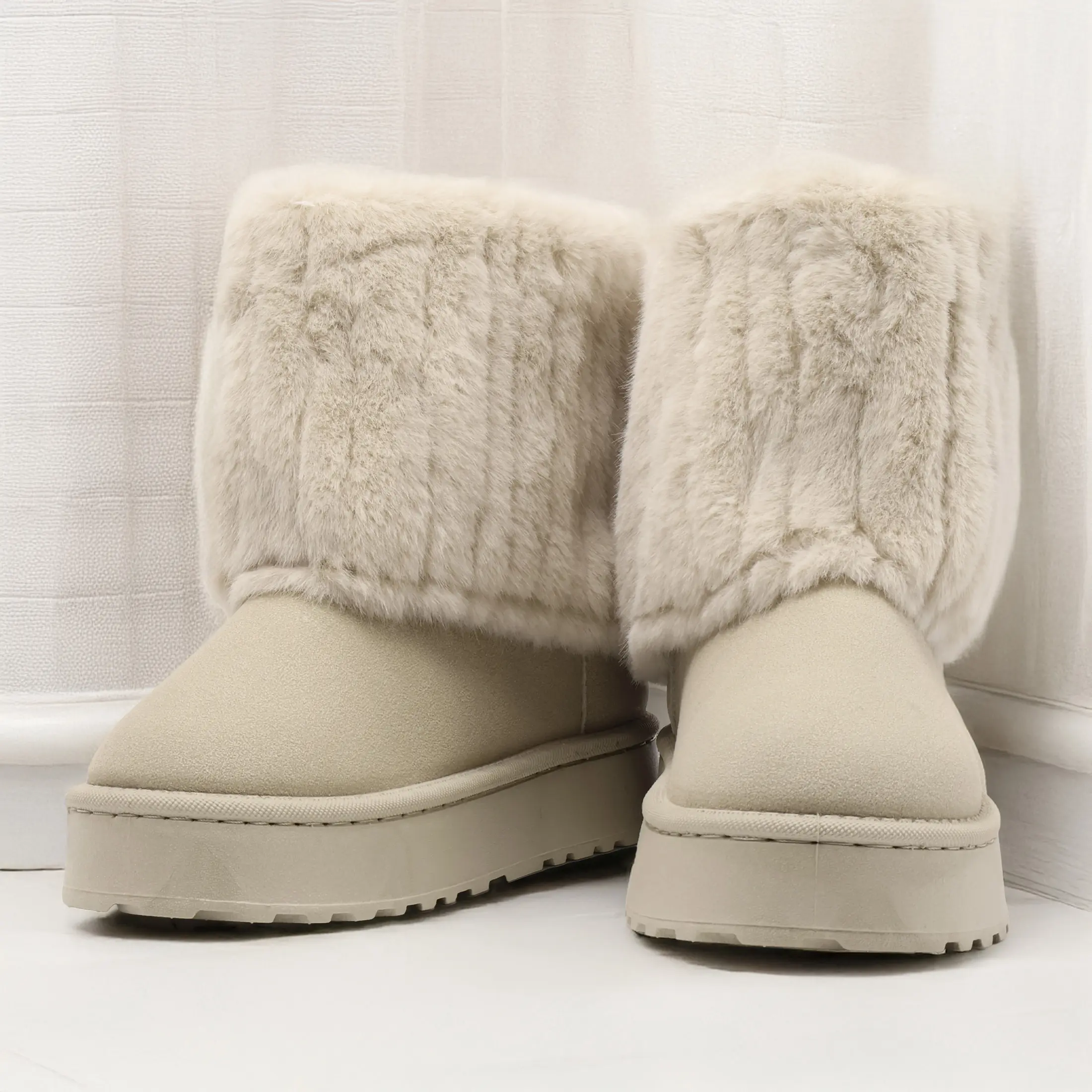 Women's Snow Boots Plush Lined Casual Platform Shoes for Warmth and Style Non-Slip Mid-Calf Boots
