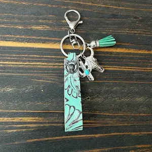 Vintage Western Leather Keychain with Turquoise Cowhide Pendant, Fashionable Accessory for Daily Wear, Perfect Gift for Friends