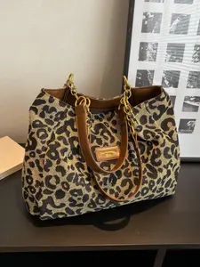 Fashion Leopard Pattern Tote Bag, Lightweight and Versatile Shoulder Bag, Casual Large Capacity Commuting Bag, Shopping Bag, Solid Color Bag, Casual Trendy Bag, Fashionable Patterned Bag, Commuter Tote Bag