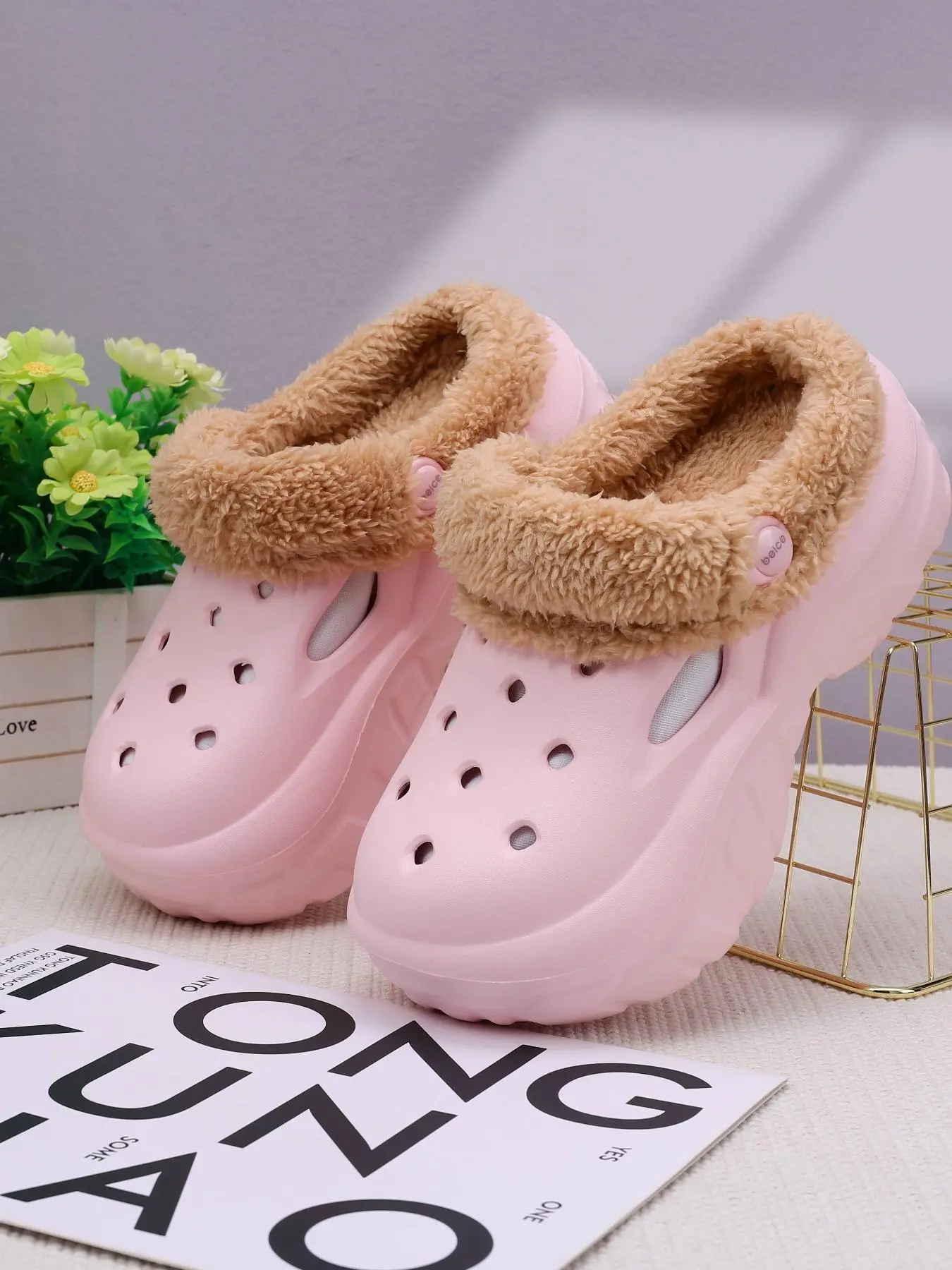 Women's Cute Plain Color Plush Thick Sole Slippers, 2024 New Style Casual Soft Comfortable Fluffy Home Slippers, Warm Fuzzy House Shoes for Indoor & Outdoor Use for Fall & Winter
