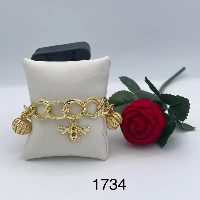 Rodriguezjewelry # 1734 bracelet (8 inches long )