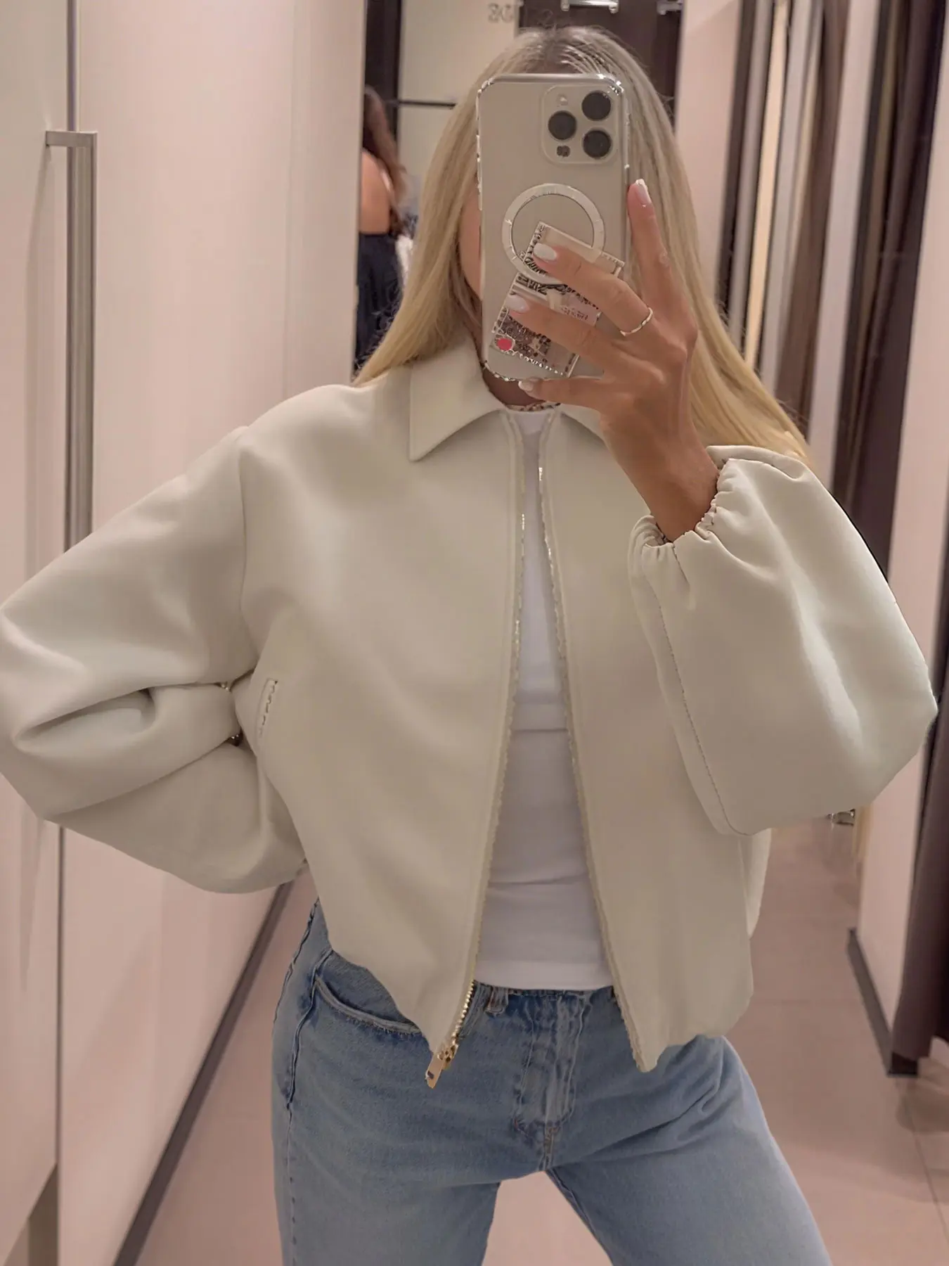 Women's Bomber Jacket Long Sleeved Top White Black Sports Shirt With Zipper Oversized Sleeve Streetwear Street Style Jacket Women's Jacket New 2025 Fashionable Pilot Jacket Bomber Baseball Jacket Women Casual Jacket Coat Outerwear