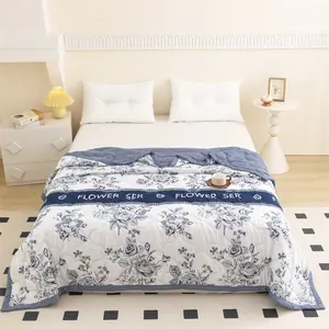 1pc Ultra-Soft Cooling Blanket - Lightweight, Breathable Summer Air Conditioning Quilt, Suitable for Hot Sleepers Air Cooling Quilt, Machine Washable, Light Beige-Friendly for Bedroom, Living Room, Office, no pillowcase, Boho Floral Quilt