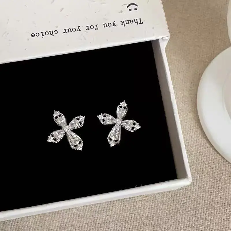 E100 Shiny Iced Out Cubic Zirconia Earrings Anti Fade Plated Hip Hop Ear Jewelry For Him Her
