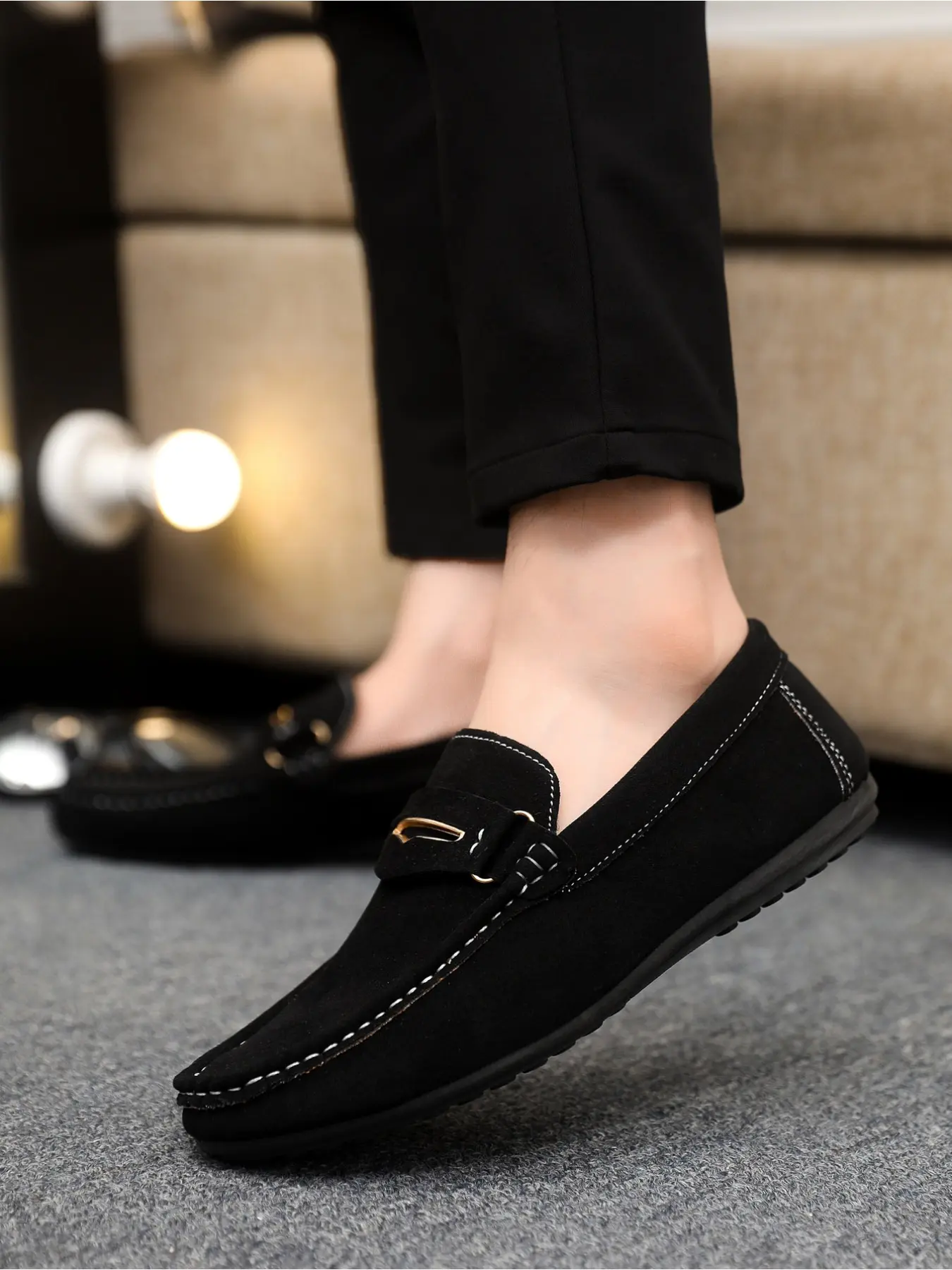 Dark-colored soft-soled Round Toe loafers, Casual flats, with metal buckle design, suede upper comfortable bean shoes, covered with stitching patterns, suitable for dating, going out, workplace commuting, Casual Wear Shoe, Fashion Casual Shoes