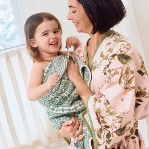 Leah O'Connell x Weezie Scallop Bath Towel