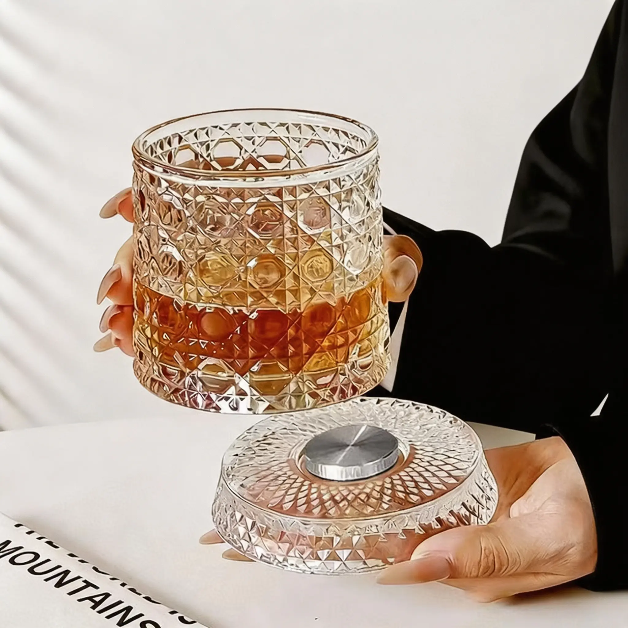 Stylish Transparent Whisky Crystal Drinking Glass with Diamond-Snowflake Gemstone Pattern, 360° Smoothly Rotates Base, Light-Up Feature, Festive Party Supply, Gift for Bourbon Enthusiasts