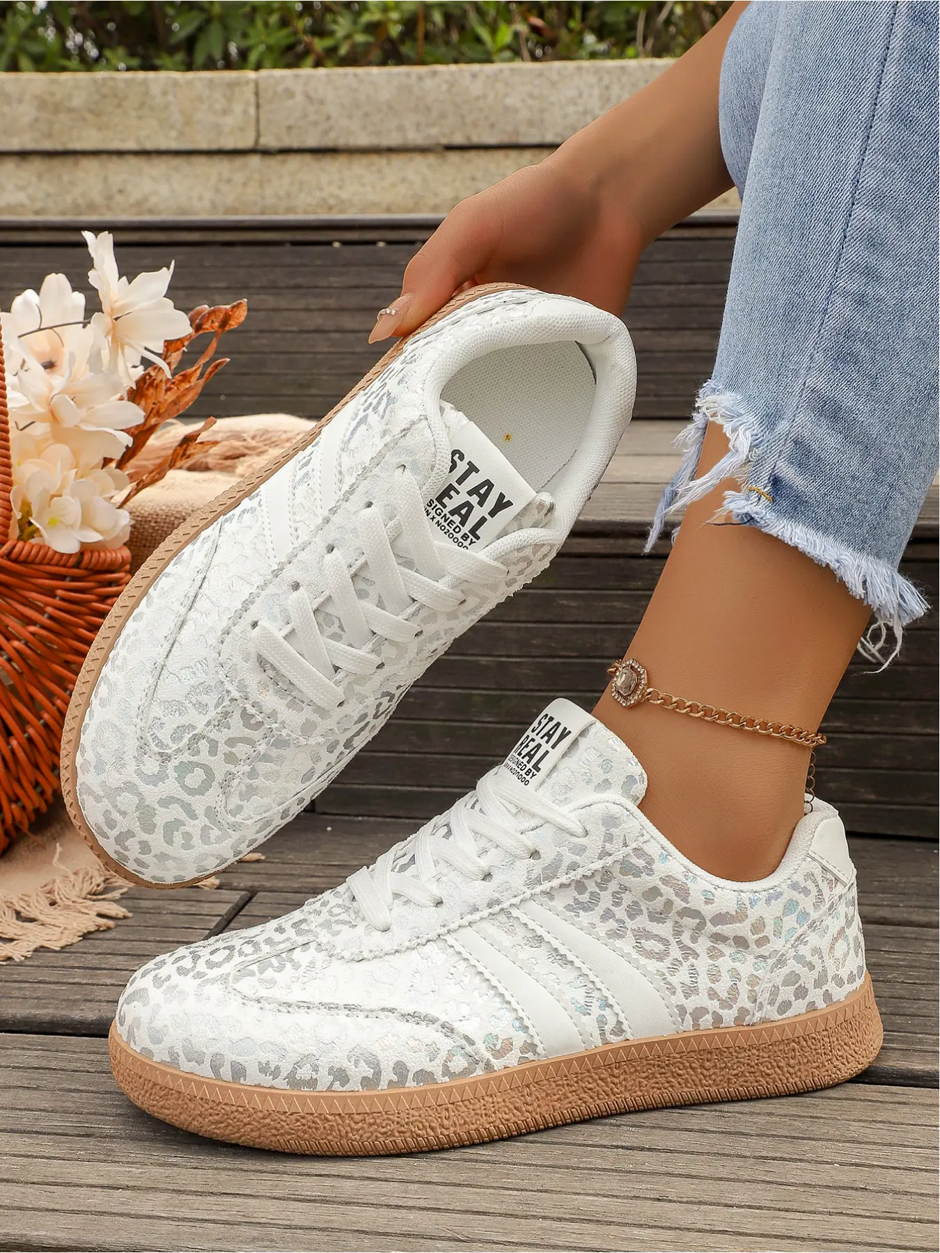 Women Leopard Print Gold Foil Casual Low Top Sneakers Trainer Retro German Training Style Lace Up Casual Lace Ups Flat Shoes Casual Footwear for Daily Wear