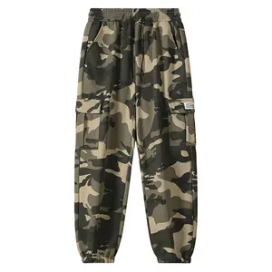 Men's camouflage work pants with an adjustable drawstring waistband and multiple pockets. Loose fit for everyday outdoor wear. Spring and autumn style, street style, fashionable and comfortable.