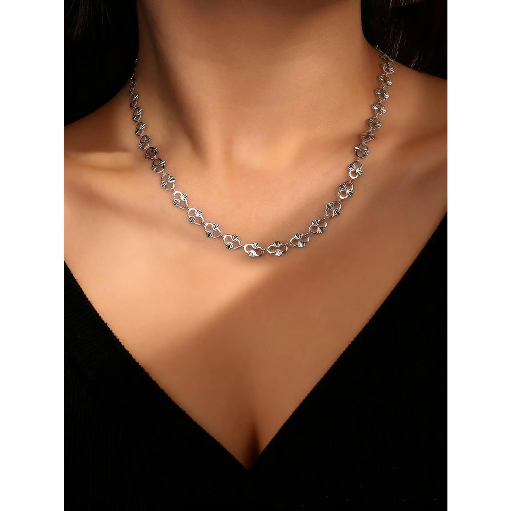 Women's Retro Ginkgo Leaf Stainless Steel Geometric Clavicle Chain, Niche Design Daily Wear Female Jewelry, Chain & Link Style, No Pendant