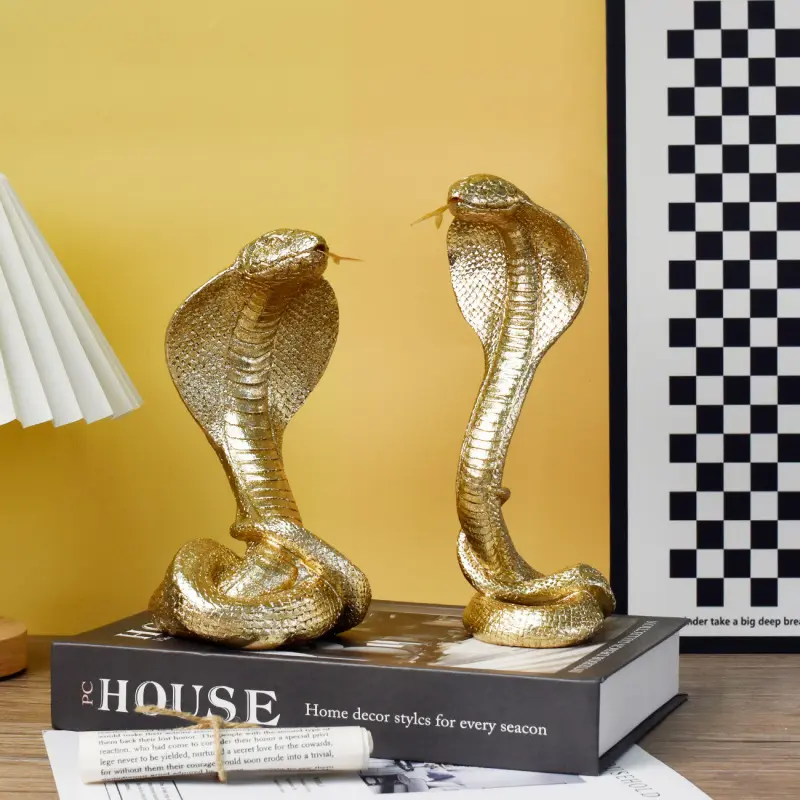 Light Luxury Creative Three-Dimensional Glasses King Snake Animal Statue Resin Crafts Entrance Office Home Decoration Unique Ornaments