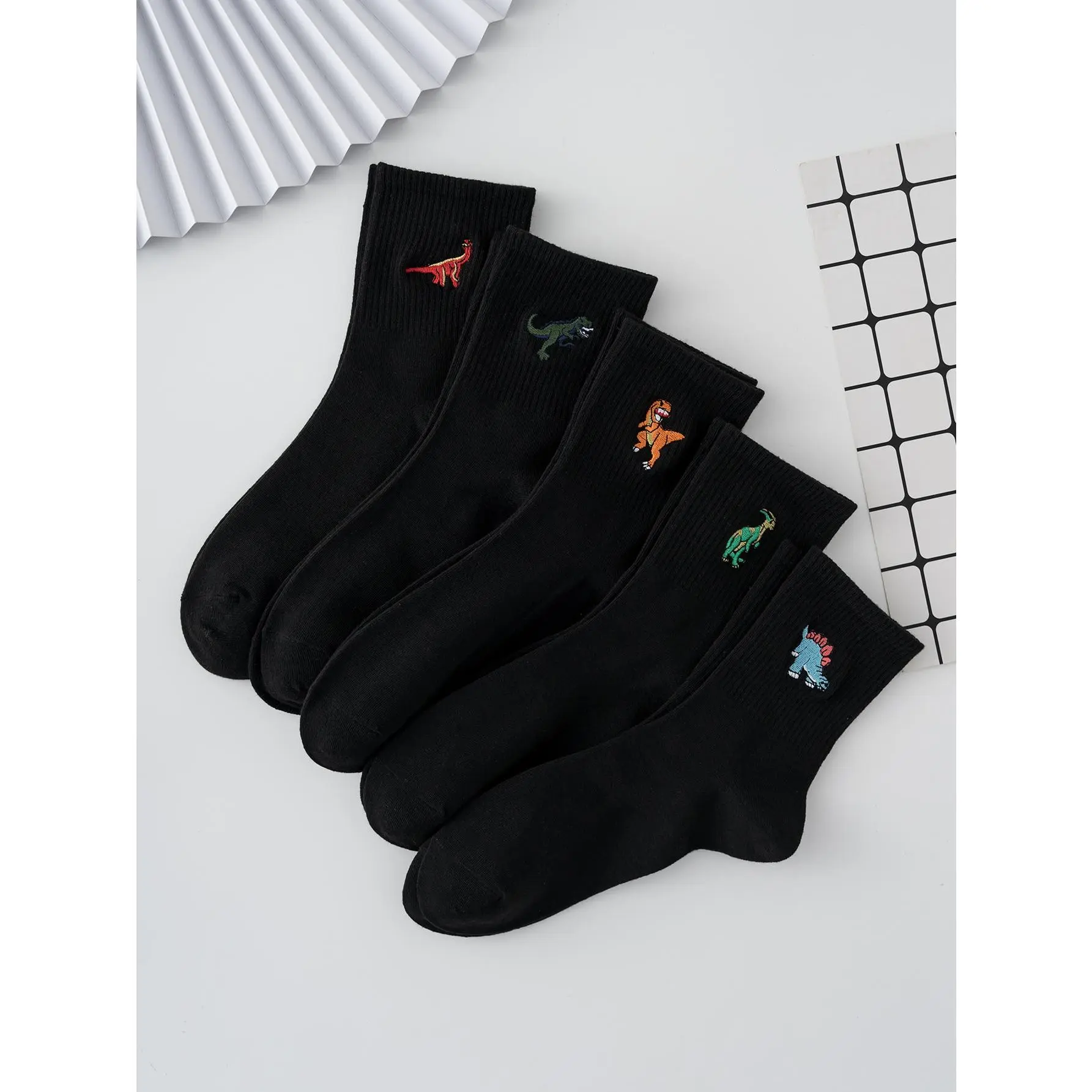 Women's Soft 5-Pair Dinosaur Embroidered Athletic Crew Sock Sets - Slight Stretch, 1 Size, Animal-Themed Casual Socks, Soft Comfy Hosiery, Sports Running Socks