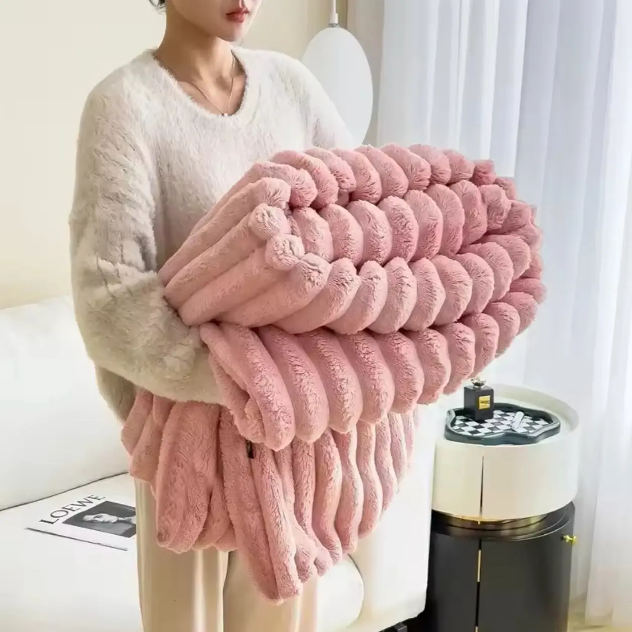 Extra Large Blanket for Cozy Nights - Soft and Plush, Ideal for Winter Comfort, Ideal for Relaxation and Warmth