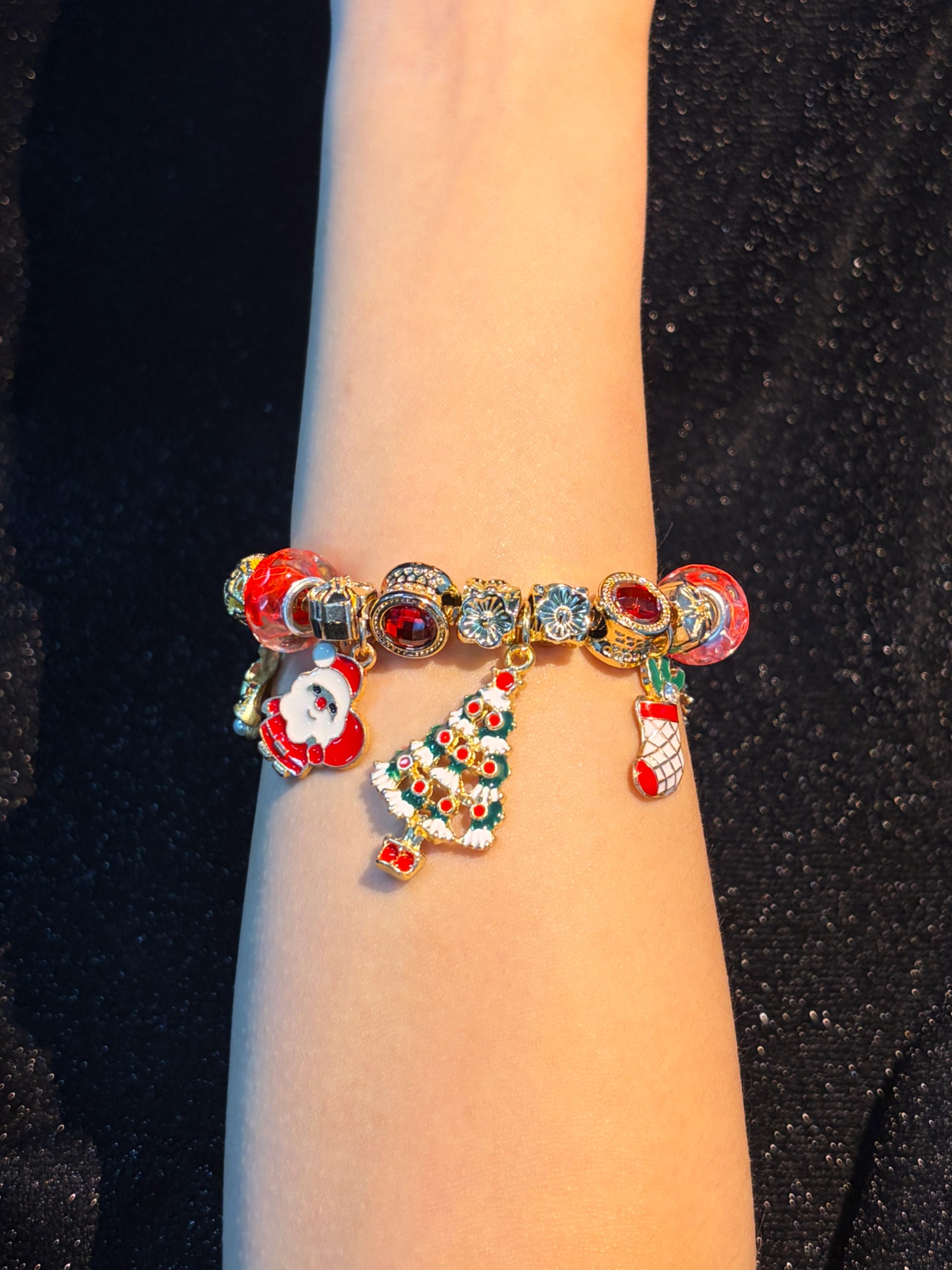 Women's Bling Gold-Tone Christmas Charm Bracelet with Santa, Xmas Tree, Stocking, Snowflake, Bell Dangle Charms, Adjustable Extension Chain, Festive Holiday Statement Jewelry Gift