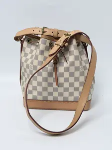 Pre-owned Louis Vuitton Canvas Crossbody Bags Noé BB Damier Azur Bucket Bag Crossbody White XH097