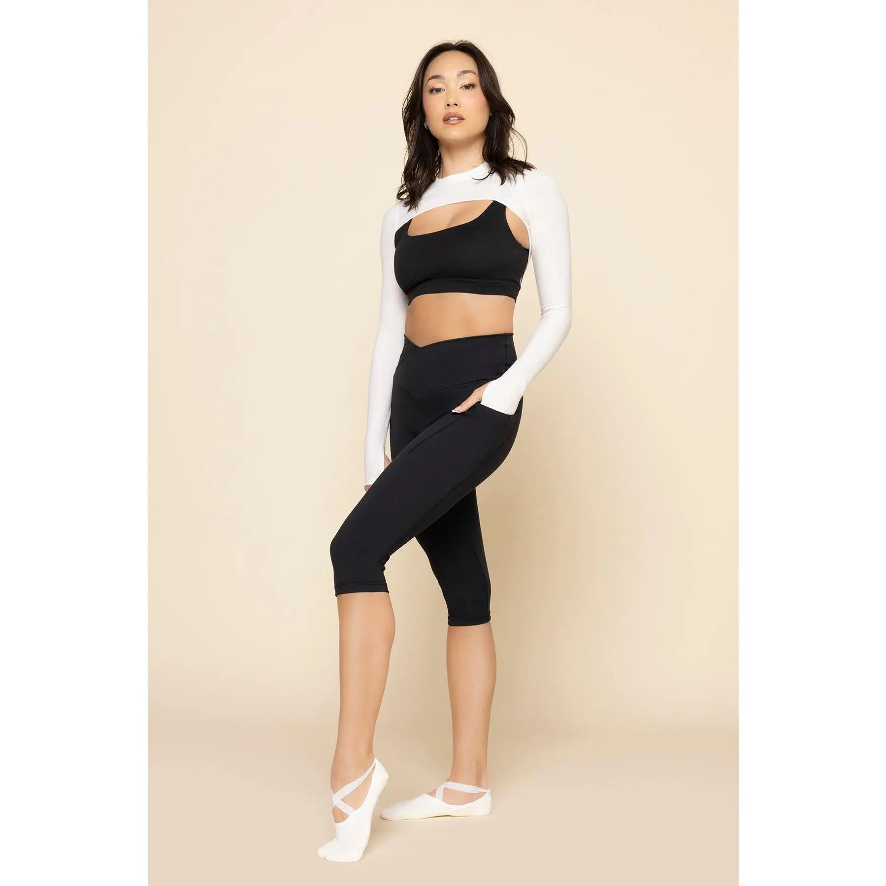 Crisscross Hourglass® Capri - Black