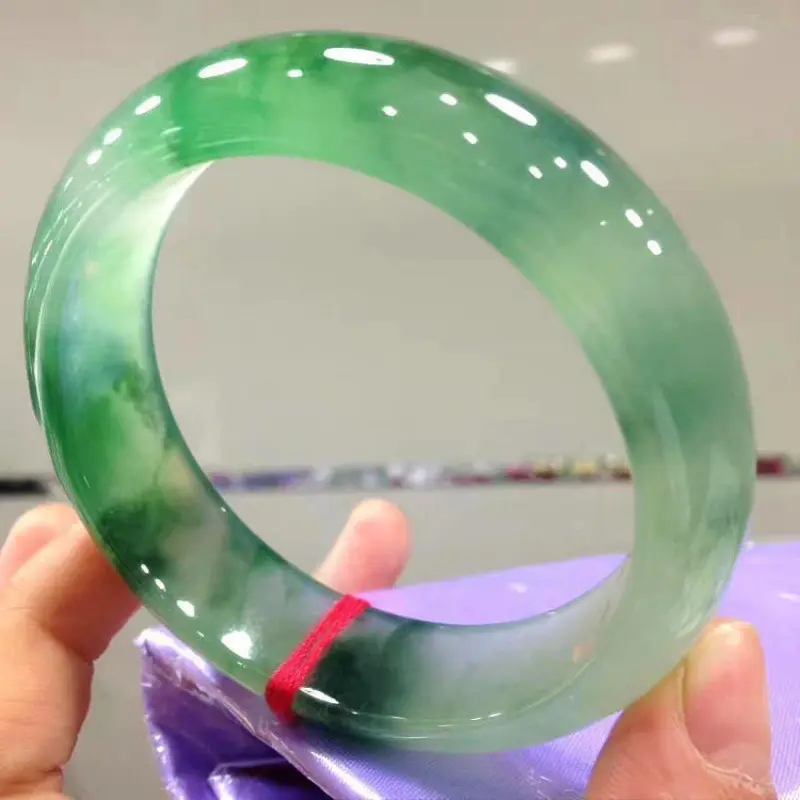 Ice jade bracelet. Female.flower jade bracelet. A ring of beauty and love.