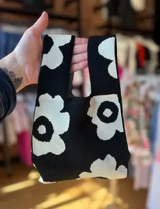 Aesthetic Flower Knitted Tote