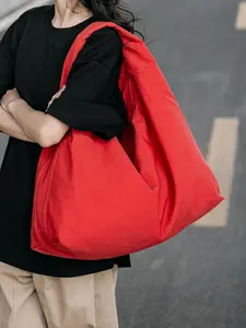Street fashion triangle tote bag, light and large capacity, simple solid color shoulder bag, casual shopping bag, versatile shopping bag for daily travel, Lightweight shopping bag