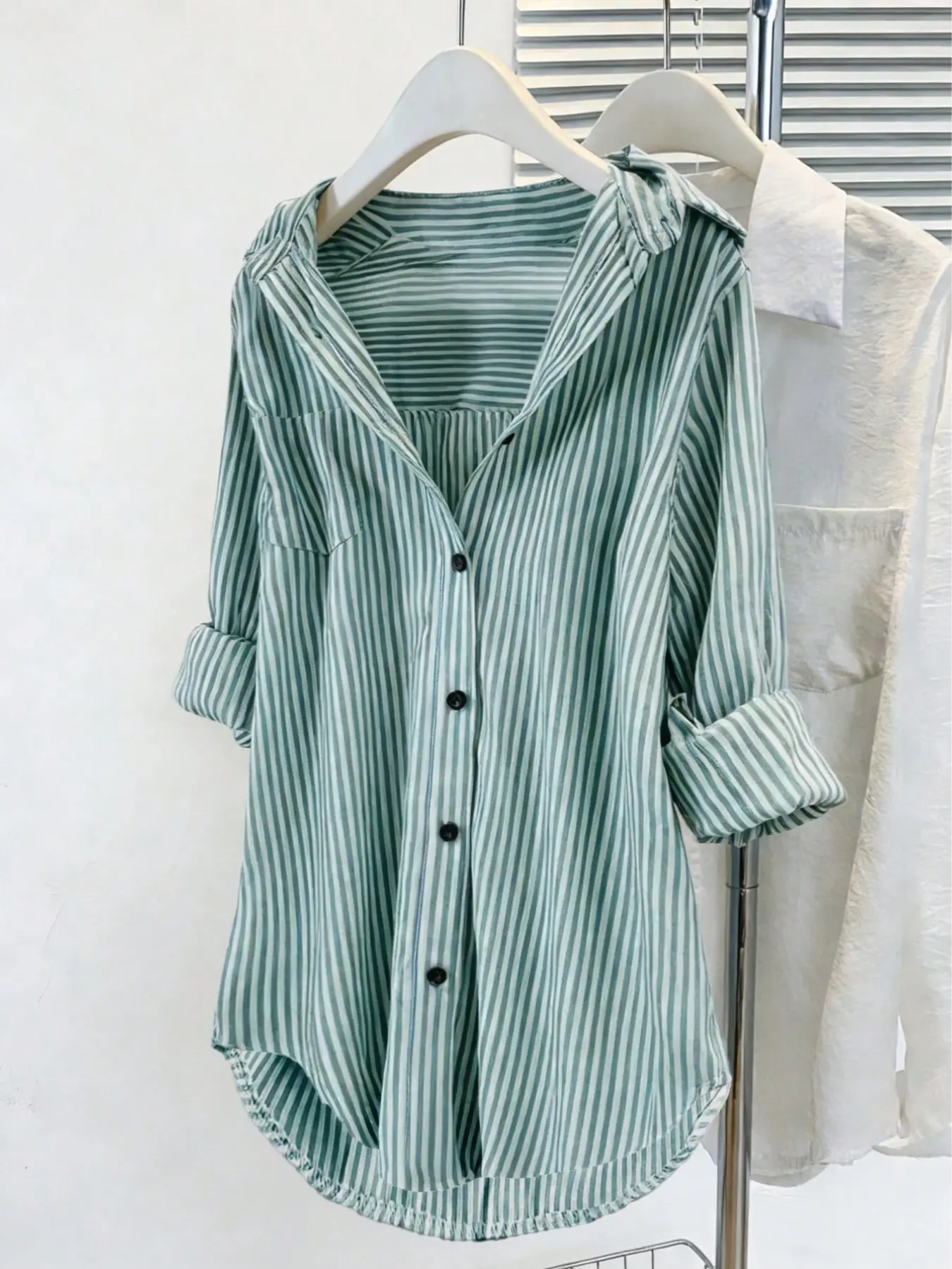 Fashion Curve Plus Size Striped Oversized Long Sleeves Shirt Blouses, Casual Comfy Shirt, Loose-Fit Button-Down Tunic Top, Trendy Summer Beach Cover-Up, Daily Street Style Outfit, Y2K Aesthetic Clothes, Button Down Tops, Womenswear