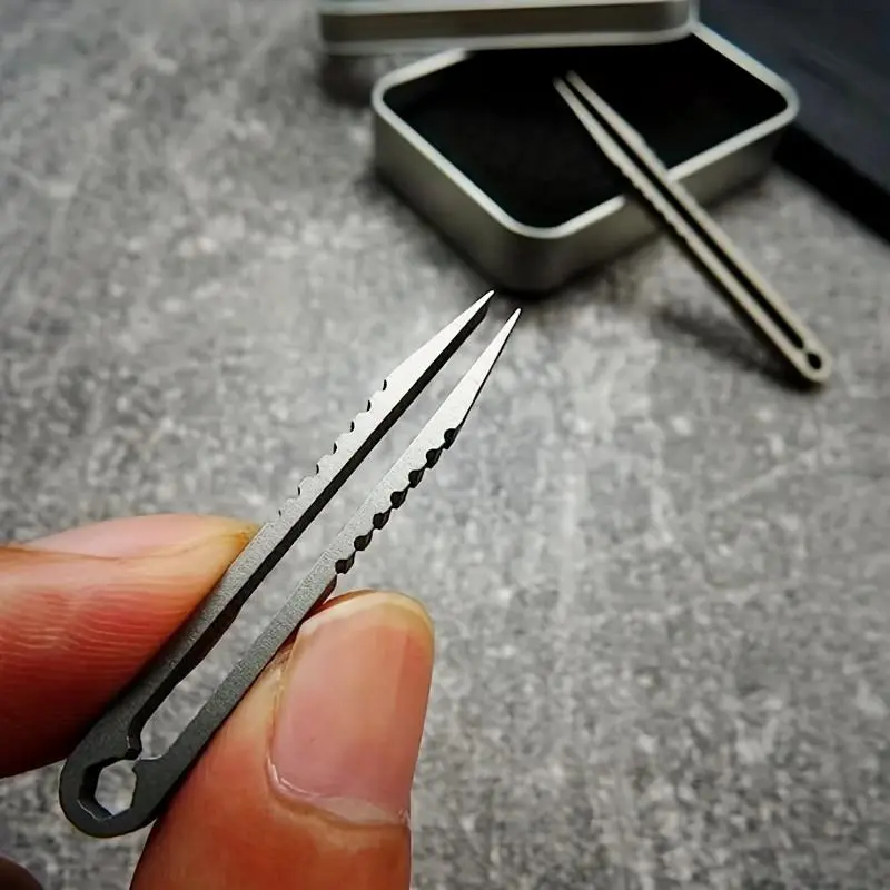 Portable Titanium Alloy Tweezer, Lightweight, Compact & Pocket Tweezer with Precision Grip, Hand Tool for Outdoor Survival, Travel & Outdoor Activities, Lightweight Design, Compact Form