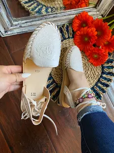 Perla  Lace up White