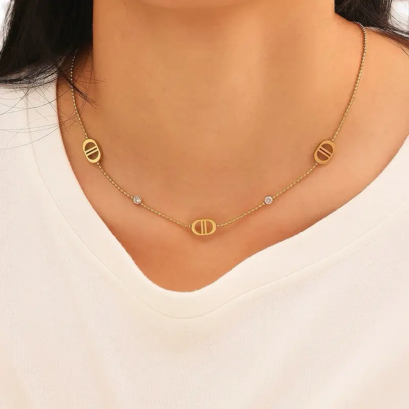 Fashion necklace Fashion necklace