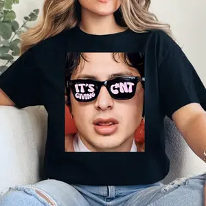 Hudsonnn Williamssss It's Giving C*nt Sunglasses T-Shirt, Gift For Fan