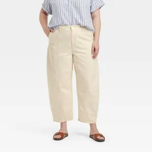 Women's Mid-Rise Barrel Leg Ankle Jeans - Universal Thread Cream 6: Relaxed Fit, 26" Inseam