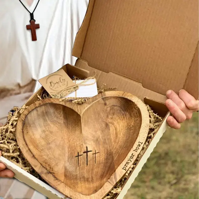Wooden Heart Shaped Prayer Bowl with 24 Prayer Cards, Handcrafted Vintage Prayer Bowl with Cross & Letter Pattern, Religious Decorations for Home Living Room Bedroom Church, Christian Ornaments, Home Decor, Hand Engraved Easter Sunday Gifts
