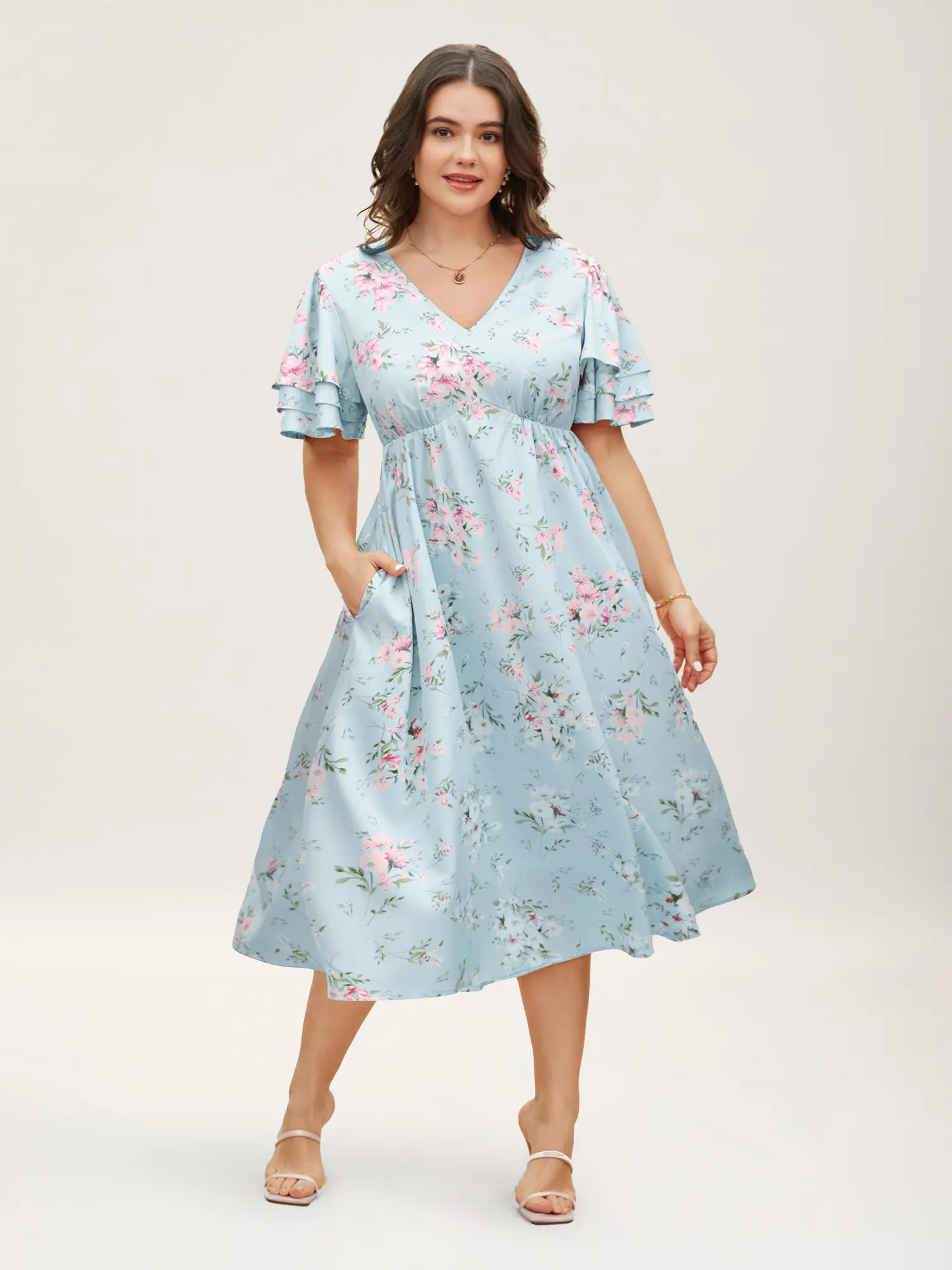 BLOOMCHIC Women's Ditsy Floral Tiered Casual Fashion Dress - Short Sleeve, Light Spandex-Polyester Crepe Fabric, Flattering Fit, Pocket, Romantic Summer Womenswear, Shortsleeve, Light Crepe, Floral Print, Low Iron, Cold Wash, Ruffle, Garment, Tiered Ruffl