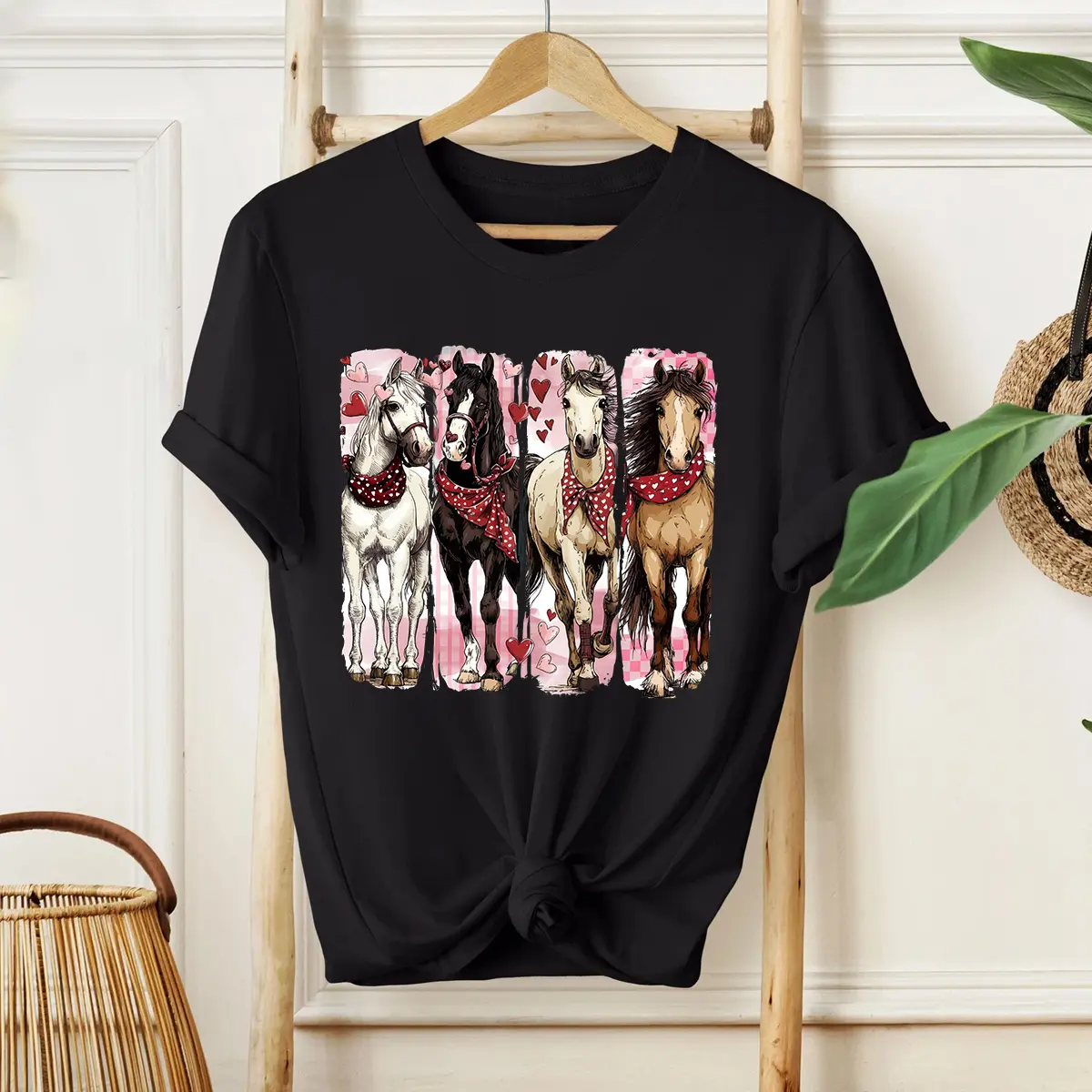 Horse Valentine Shirt, Love Shirt, Valentines Day Tee, Horse Lover Tee, Western Valentine Graphic T-shirt, Valentine Animals, XOXO, Trendy Valentine - dac10034