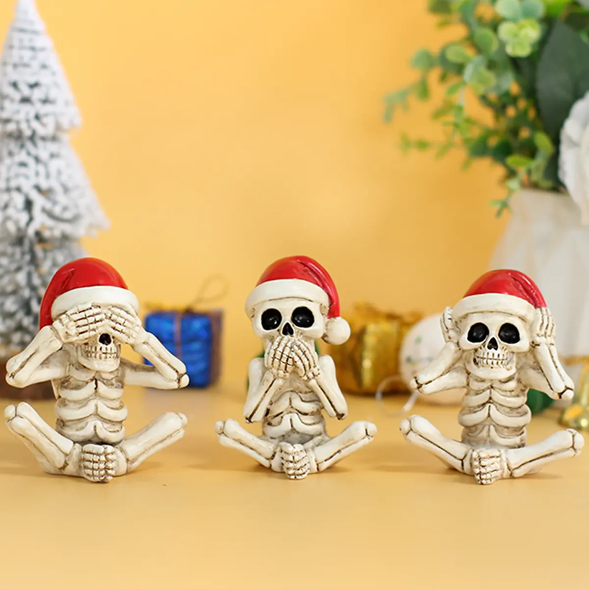 Christmas Skull Resin Figurines Set, Unique Spooky Skeleton Design, Collectible Ornament, Funny Desktop Craft Statue Decorations, Creative Halloween Christmas Party Gifts, Home Office Scene Decoration