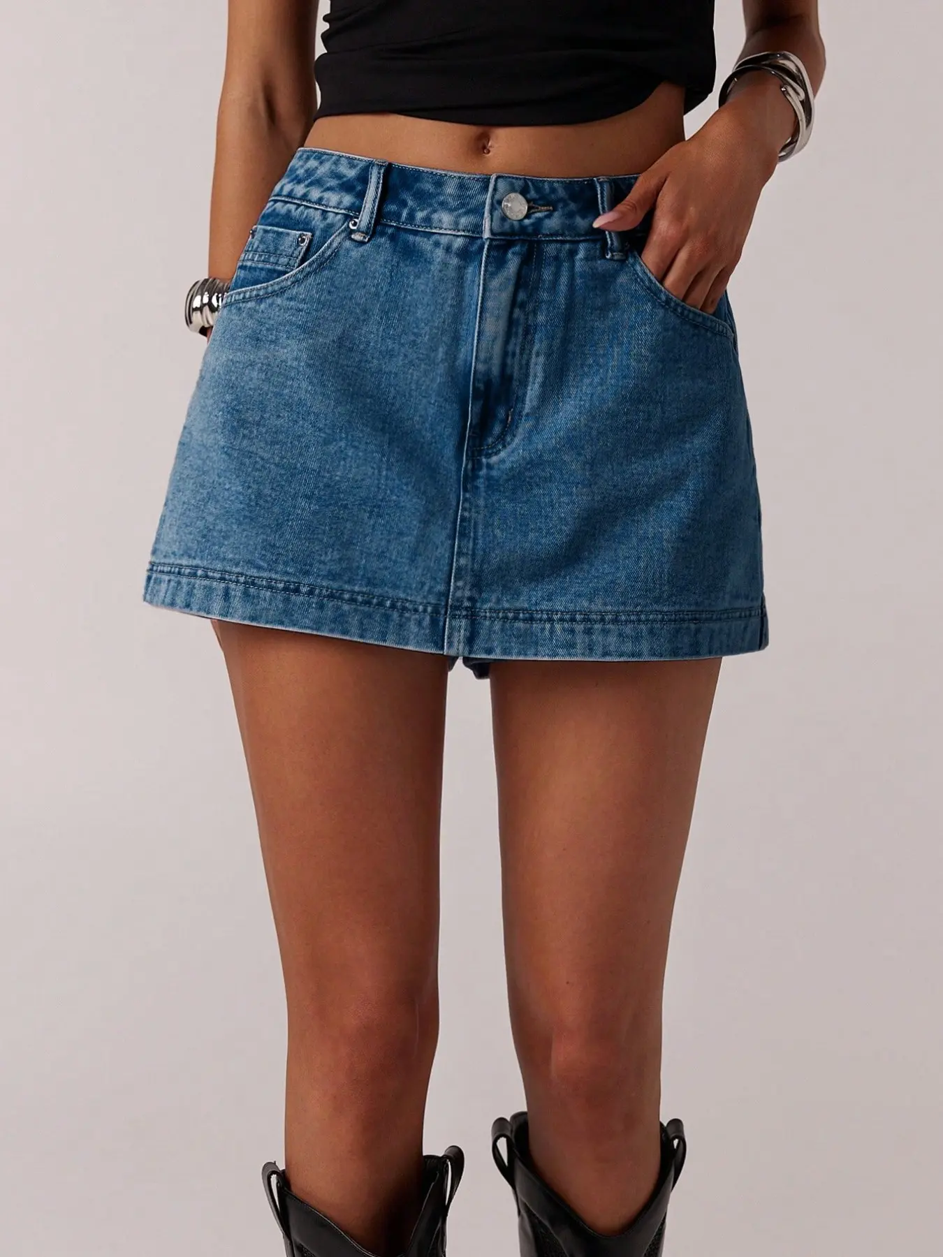 American Style High-Waisted Denim Skirt Shorts, Casual Relaxed Shorts, Fashion Bottoms, Casual Loose Fit, Solid Pattern, Perfect for Streetwear, Instant Leg Slimming Effect, Womenswear