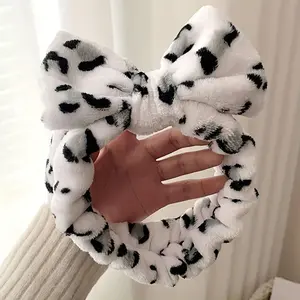 1 cuont Stylish Bowknot Leopard Print Head Band - Ultra Water Absorbent, Versatile and Multi-Purpose, Perfect for Spa, Face Washing, Makeup Removal, and Skincare Routines - Single Piece for Personal