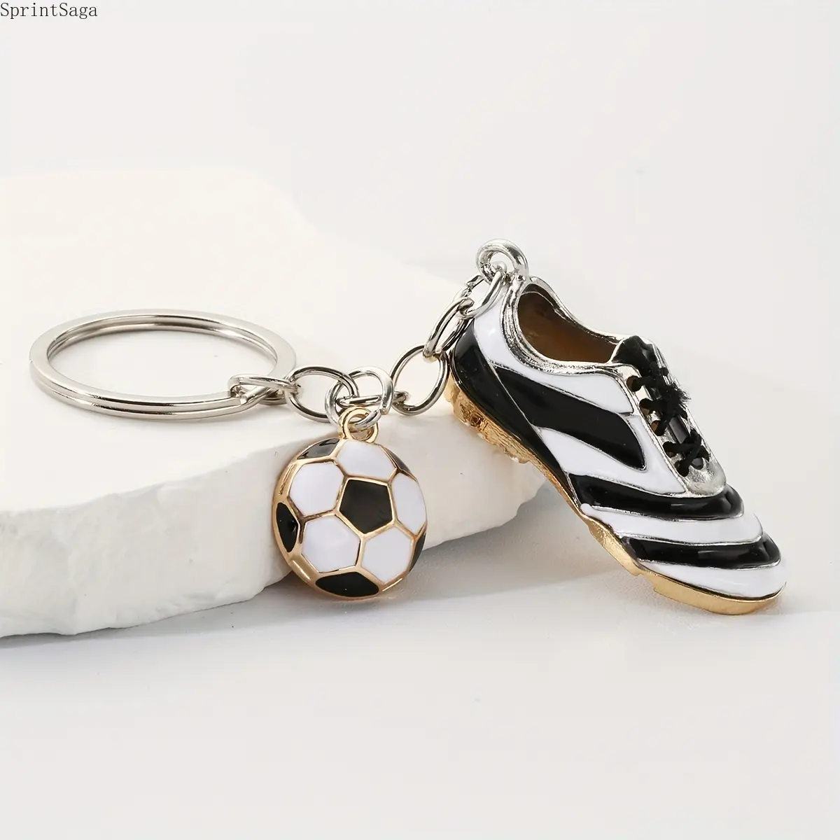 Fashionable Alloy Football Pendant Keychain - Unisex Luggage & Bag Accessory, Car Charm, Sports Commemorative Gift for Friends, Fashionable Alloy Keychain