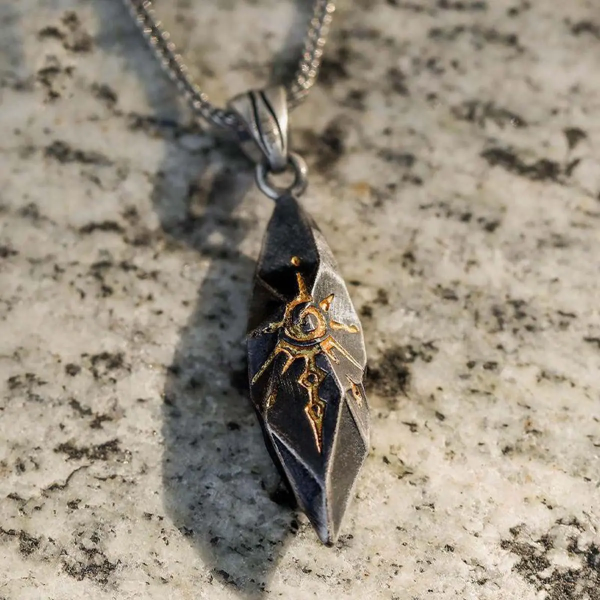 Two-color irregular wishing stone sunflower engraved necklace for men and women couple jewelry