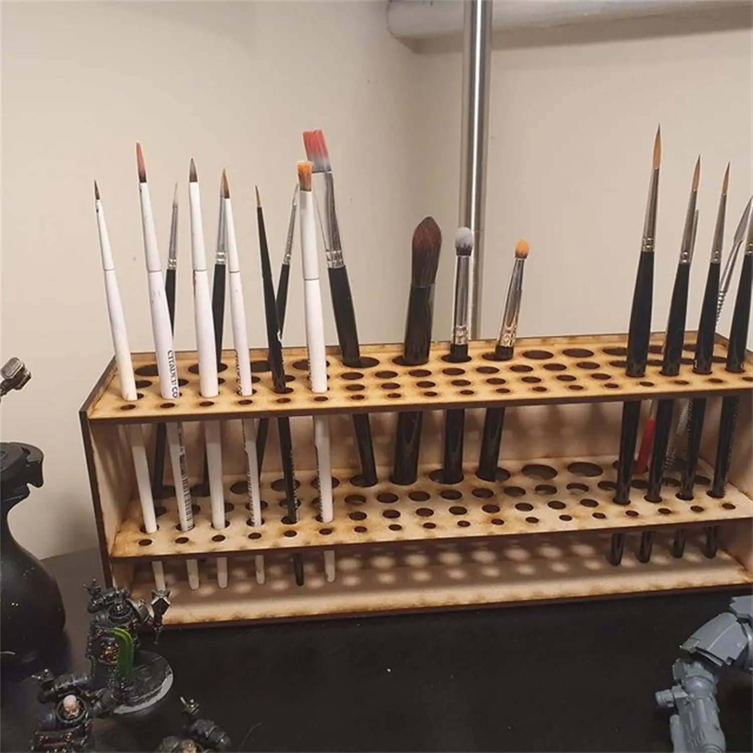 Wooden Paint Brush Holder, 67 Holes Paintbrush Holder Stand, Artist Paint Brush Holder for Paint Brushes Dryer Holder, Wall Mount Paint Brush Organizer, Art Materials, Art Craft Supplies