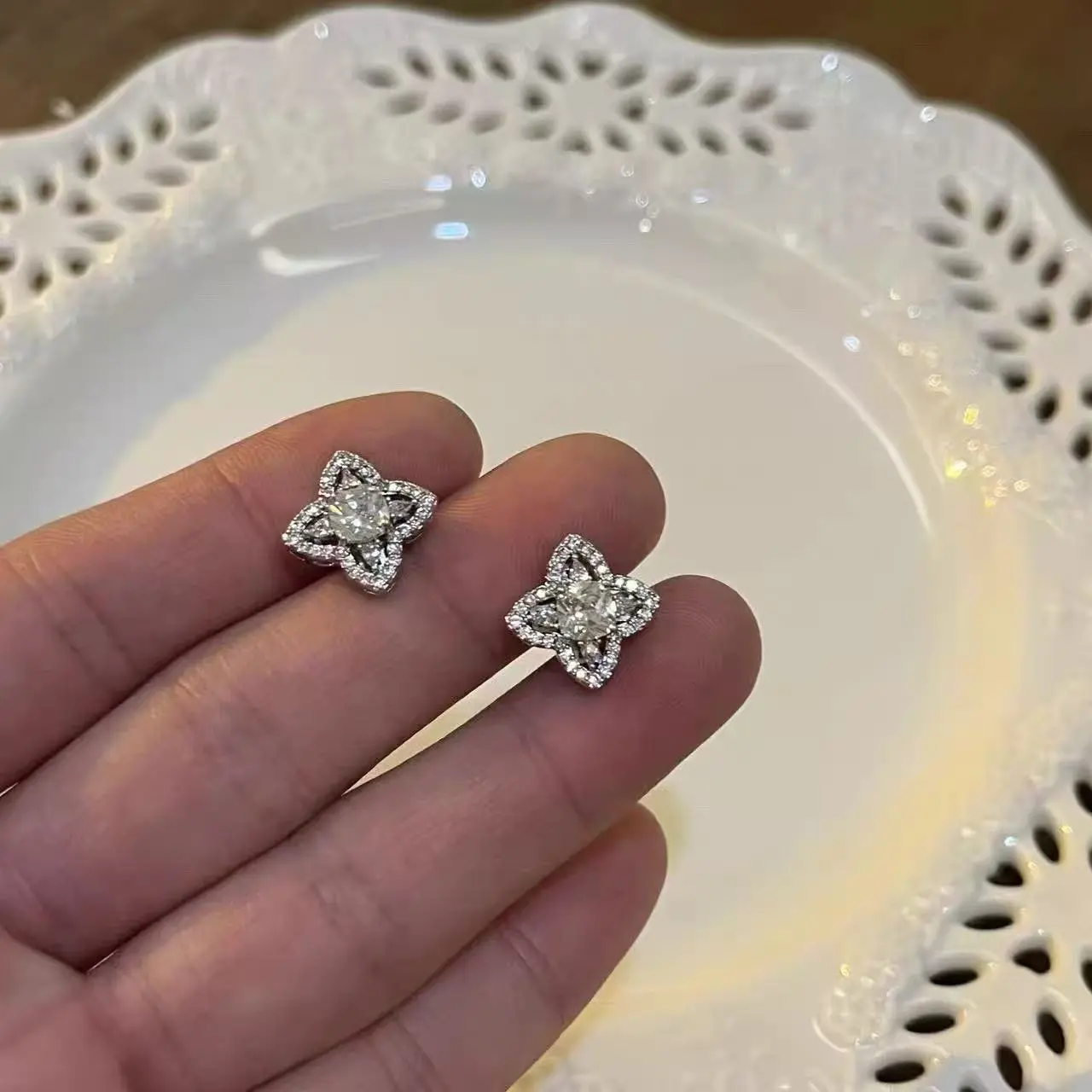 T103 Romantic Valentine Gift: Hypoallergenic S925 Silver Needle Moissanite Studs