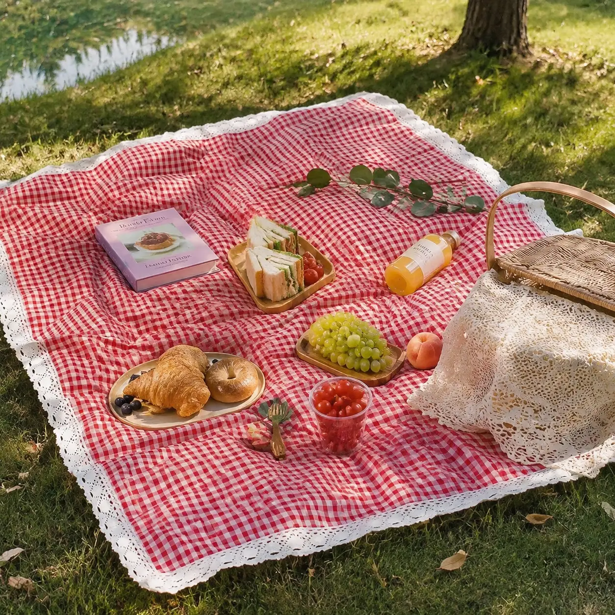 Red and White Checkered Lace Picnic Blanket - Lightweight Waterproof Portable Outdoor Mat for Camping, Beach Trips, Travel and Holiday Gifts, Multifunctional Picnic Essentials Accessory (Not Suitable for Direct Food Contact)