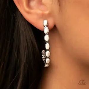 Kick Up A Sandstorm - White