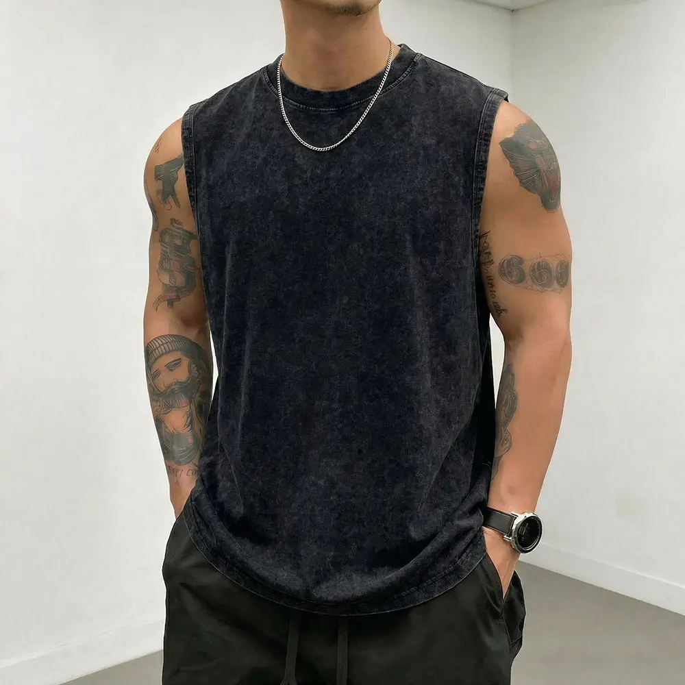 Single pack men’s distressed sleeveless tank top, 230 g heavyweight pure cotton, vintage wash process, breathable and comfortable, no sweat buildup, suitable for summer workouts and streetwear.