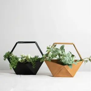 Geo Conservatory Planter (Black)