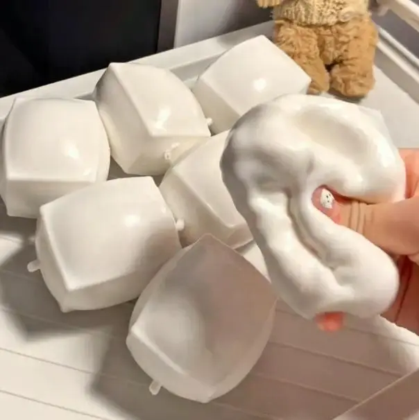 Crunchy Tofu Squishy Toy, Marshmallow-Like Crispy Sound Squeeze Fidget Toy, Soft Sensory Stress Relief Desk Toy, 1pc