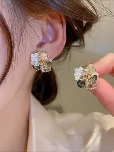 A pair of geometric irregular fashion earrings, simple and fashionable Japanese and Korean style, suitable for daily life and parties