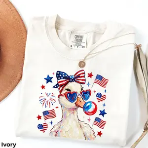 Comfort Colors Preppy Patriotic Goose T-Shirt - Coquette 4th of July Duck Shirt, Brushstroke Patriotic Graphic Tee, Cute Americana Summer Shirt Leopard