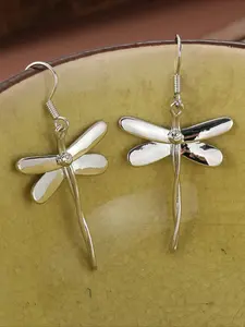 1 Pair of Dragonfly Earrings with An Insect Theme and Creative Design, Allowing You To Feel The Breeze of Nature, Are Suitable for Daily Outings and Party Accessories