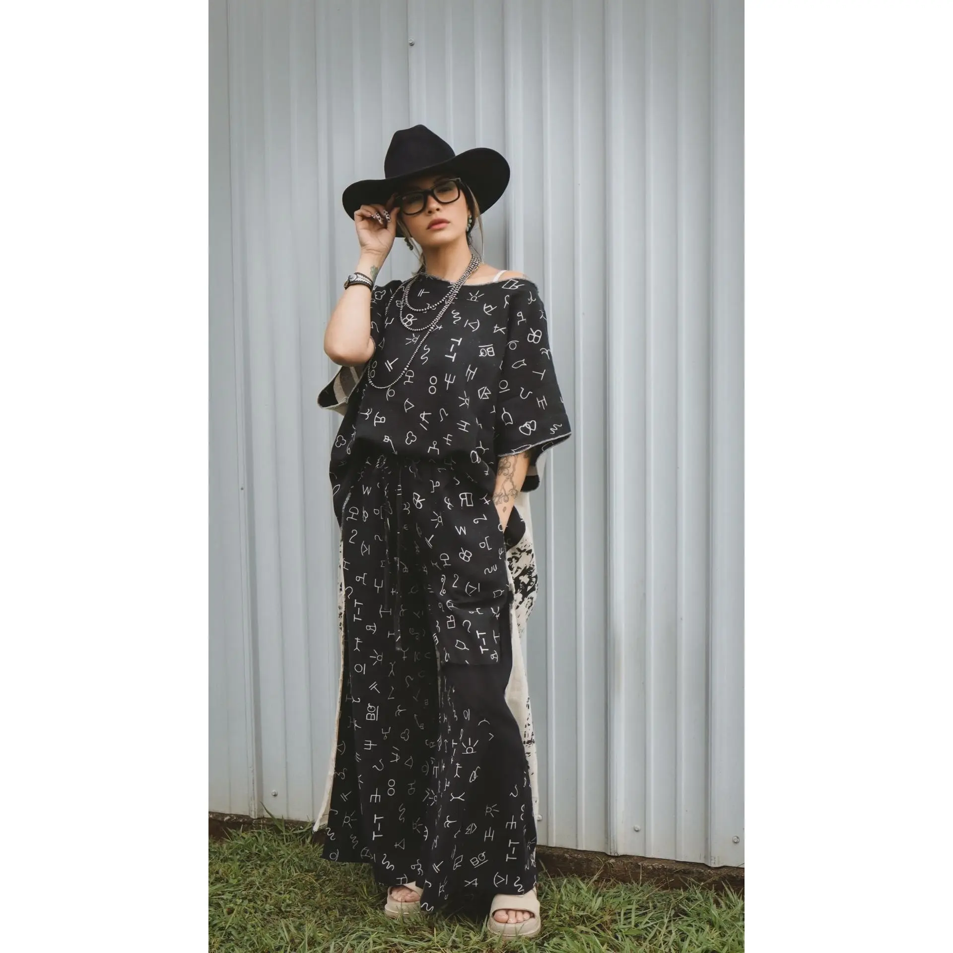 Women's Plus Size Rodeo Print Linen 2-Piece Set - Short Sleeves, Round Neck, Matching Top & Well-Fit Pants, Hi-Lo Design, Breathable Fabric, All Seasons, Low Iron, Country Concert Outfit, Western Wear For Women, Vintage West, Lady, Clothes, Italian Linen