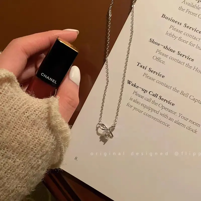 XL 009 Zircon Bow Necklace